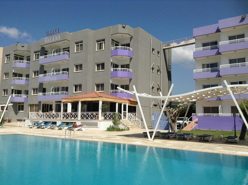 לימסול Valana Hotel Apartments מראה חיצוני תמונה