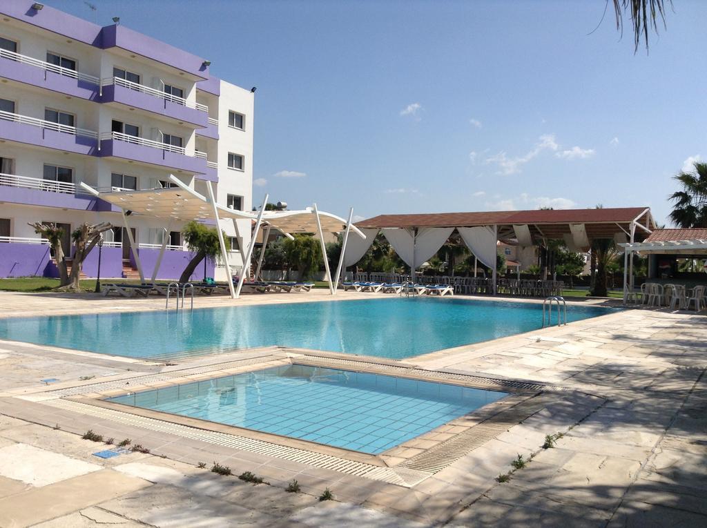 לימסול Valana Hotel Apartments מראה חיצוני תמונה