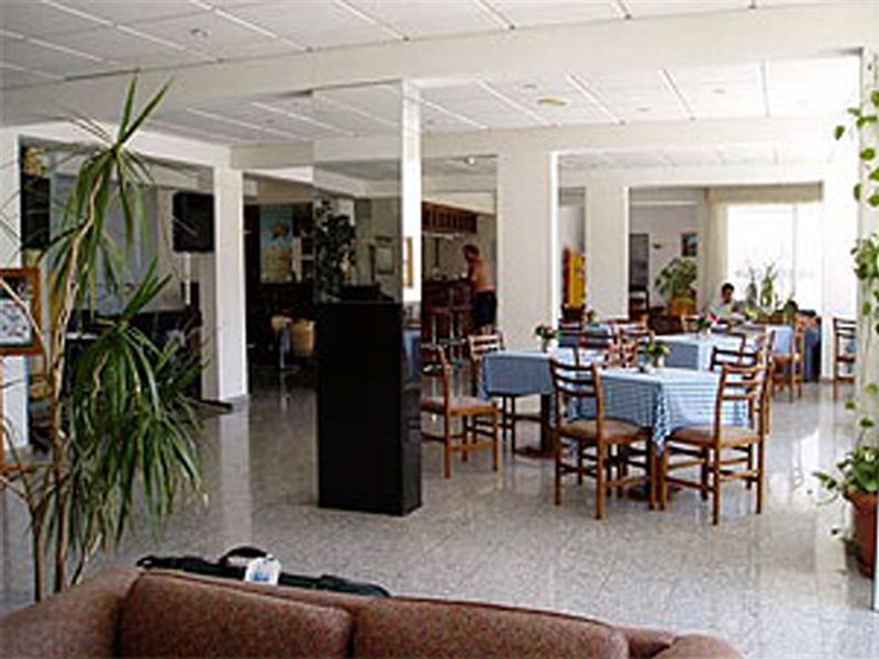 לימסול Valana Hotel Apartments מראה חיצוני תמונה